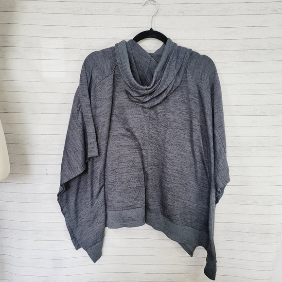 Athleta Blissful Yoga Hooded Poncho, Heathered Gray, sz Small - Picture 9 of 10